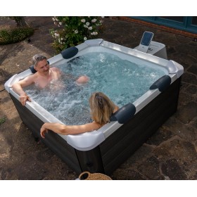 Autres Accessoires Piscine : Spa MSpa mod&egrave;le de spa rigide Oslo a assembler 160 x 160 cm 6 personnes wifi